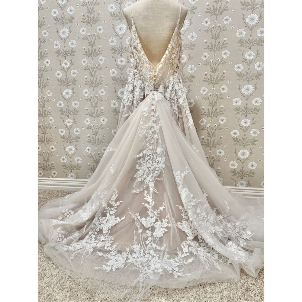 ALLURE 3400LW Size 20W Wedding Dress - Picture 12 of 16